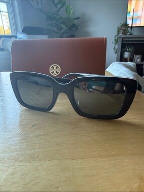Tory Burch Black Oversized Rectangular Sunglasses